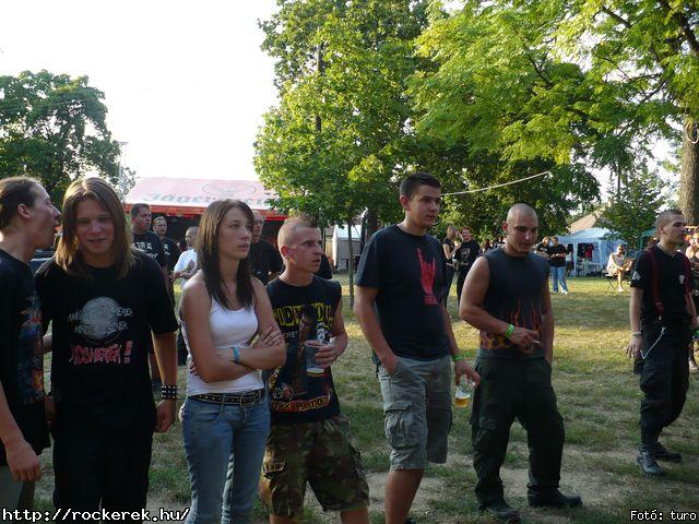  Cadaveres, Depresszi, Holtid, Insane, Macskanadrg, Pokolgp, Tankcsapda - Fot: turo