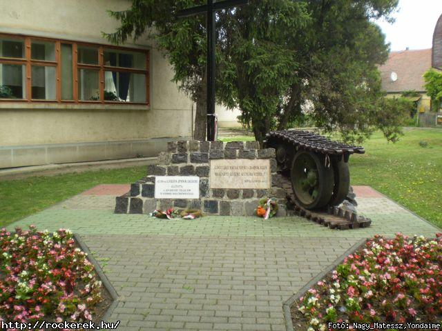  B-terv, Beatrice, Hot Jazz Band, Hungarica, Ismers Arcok, Kerecsen, Kormorn, Moby Dick, Vgtz Csodaszarvas - Fot: Nagy_Matessz,Yondaime