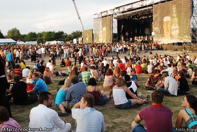  30y, A Kutya Vacsorja, After Crying, Alvin s A Mkusok, Amber Smith, Anselmo Crew, Blga, Che Sudaka, Dalriada, Delinquent Habits, Depresszi, Drawing, Edda, Erik Sumo Band, Feeling, Fine Cut Bodies, Franz Ferdinand, Gerends Pter, Gonzo, Gz Rzsk, Heaven Street Seven, Hollywoodoo, Hsk, Juice, Kistehn Tnczenekar, Kolin, Magashegyi Underground, Magna Cum Laude, Marilyn Manson, Mtys Attila Band, Sepultura, Singas Project, Strokes tegyttes, Takts Tams Dirty Blues Band, Tankcsapda, Tesco Disco - Fot: Riana