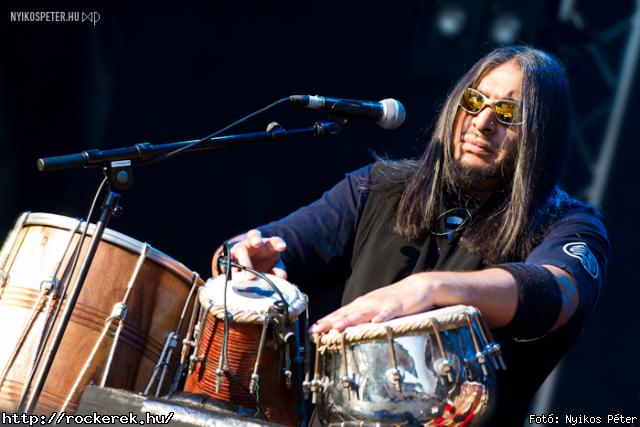  Multikulturlis egyveleg ami elrept az Egyeslt Kirlysgtl Litvniig a 2011-es Volt fesztivl szerdai napjrl. Asian Dub Foundation (UK),  Baltic Balkan (LTU),  Szab Balzs Band,  Emir Kusturica & The No Smoking Orkestra (SRB),  koncert fotk zls szerint. - Fot: Nyikos Pter