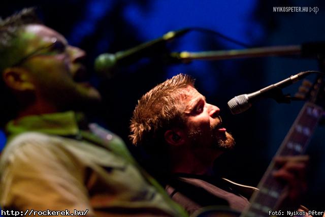  Multikulturlis egyveleg ami elrept az Egyeslt Kirlysgtl Litvniig a 2011-es Volt fesztivl szerdai napjrl. Asian Dub Foundation (UK),  Baltic Balkan (LTU),  Szab Balzs Band,  Emir Kusturica & The No Smoking Orkestra (SRB),  koncert fotk zls szerint. - Fot: Nyikos Pter
