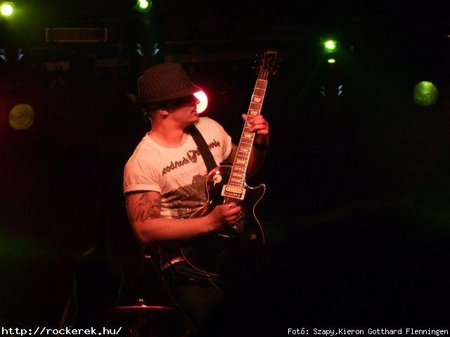  Zajzr, Kalapcs, Cherry Bomb, Moby Dick, Ossian, Pokolgp, Yellow Spots, Hollywood Rose - Fot: Szapy,Kieron Gotthard Flenningen