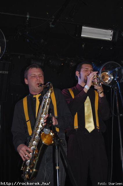  Yellow Spots,  Flash,  Timur Lenk,  Kovbojok - Fot: Sharleen