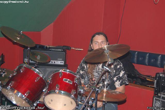  Magnetica,  Iron Maidnem,  Return,  Tequila Band,  Jesse James (Hollywood Rose) - Fot: Szapy