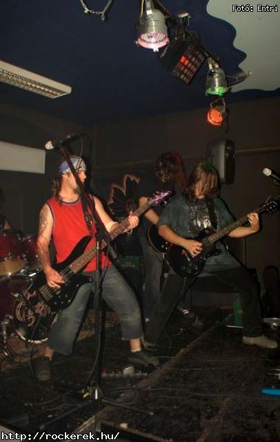  First Memories, Overcast, Steroid - Fot: Entri