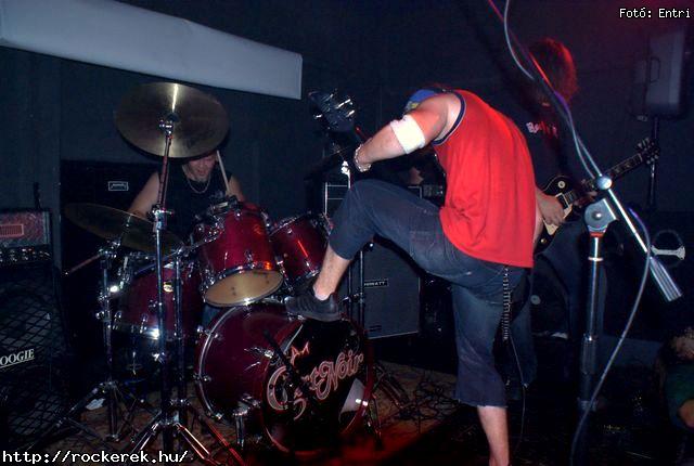  First Memories, Overcast, Steroid - Fot: Entri
