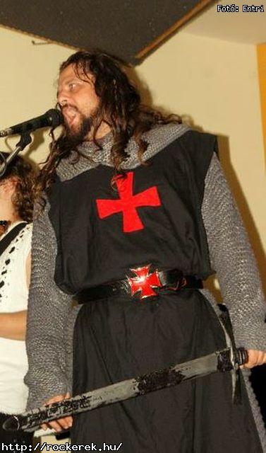  Crossholder, Tzmadr - Fot: Entri