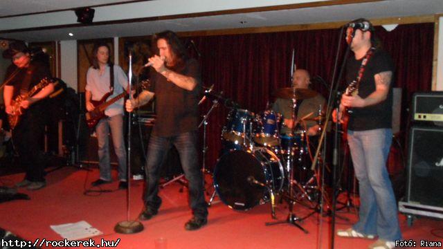  Bon Scott-re emlkezve megannyi hazai zensz - Fot: Riana