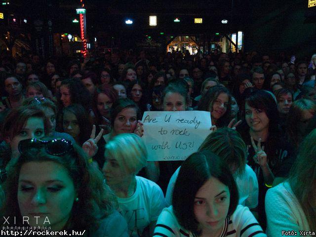  Elzenekear:Kashmir
Miyavi

Barba Negra 
2015.10.09. - Fot: Xirta