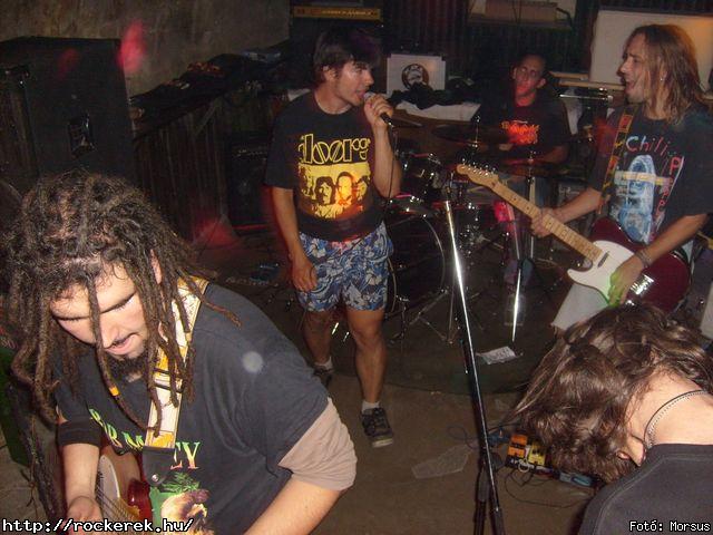  Fly-Tox,  Green Chillers,  Rocken Dogs,  Kerecsen,  Mr. Eddie Krueger,  Vaktltny,  Kpr Sndor Npi Zenekara - Fot: Morsus