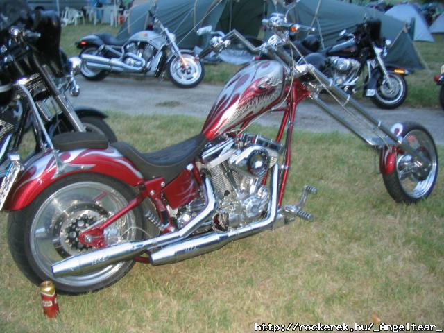 Zamrdiban motoros tallkozn egy szp darab vas