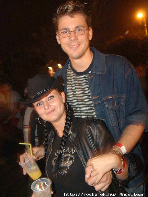 szigeteltnk - egy haver meg a tripla vodkanarancs:)