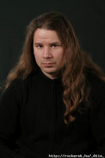 szttenegedett hajjal