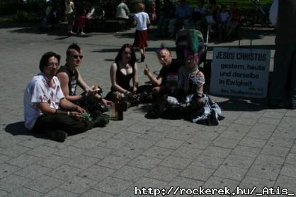Lipcsbe is vannak punkok:D
