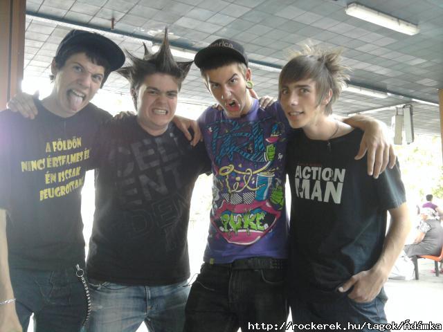 n, Dody(n csinltam a hajt:D) Rocky, koss:D