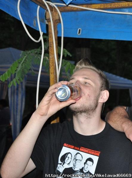 Szeressk a kbambit..