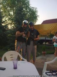 A metál bal keze
