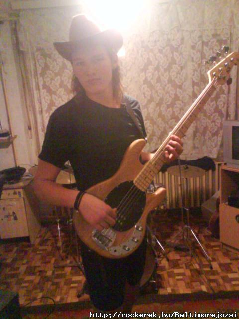 n meg az ujj bass gitrom :P