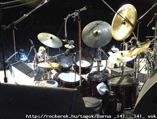 DrumsBack10020
