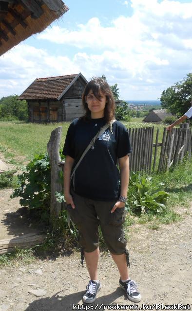Tavasszal a skanzenban,vgre 20 kilval knyebben. ^^
