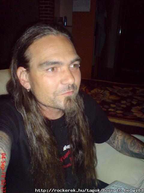 a legnagyobb magyar,a legtutibb csapos,s a legszebb szv rocker