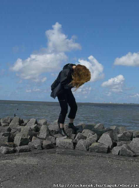 headbang at the see