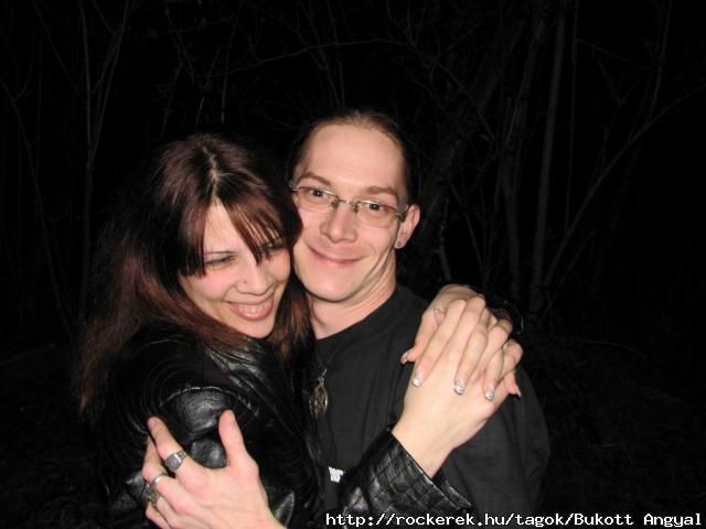 Maiden Fan bartom legszebb hugval