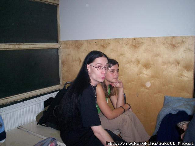 Exemmel... Igen ritka: n kibontott hajjal! :P