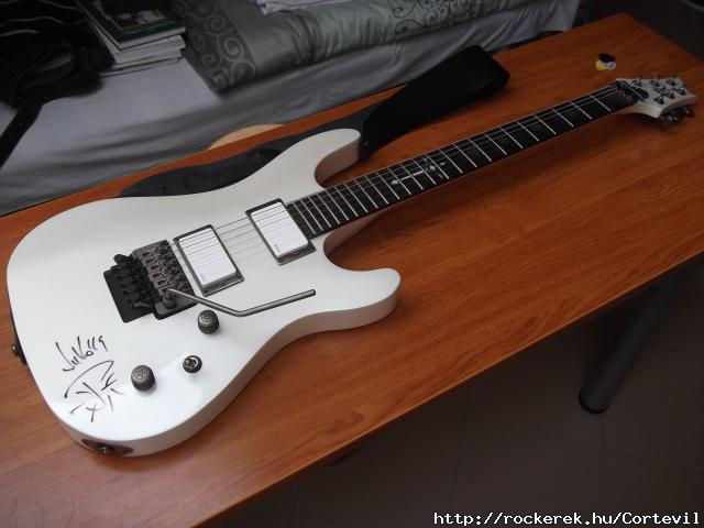 Cort Evl K6 White Pearl