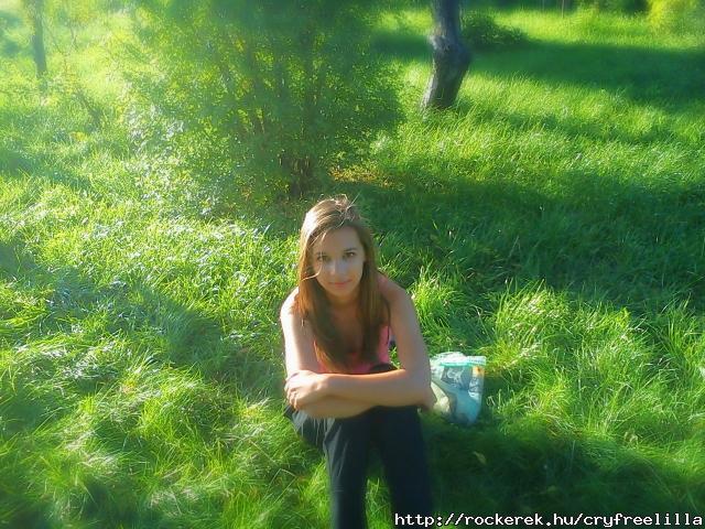 Nyuszi l a fben:)