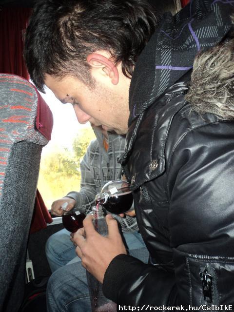 Blk buszon  a jbartommal <3