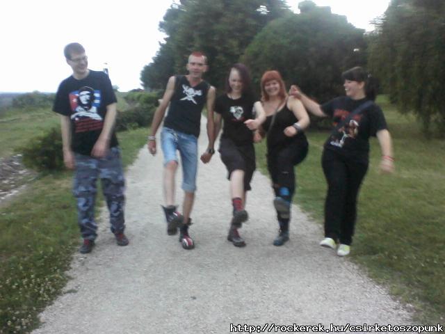 imdlak titeket:D