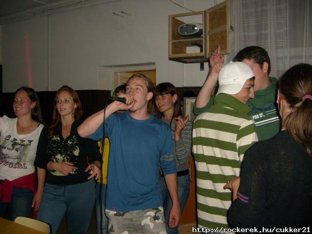 amg a fld kerek mindig lesznek ROCKEREK