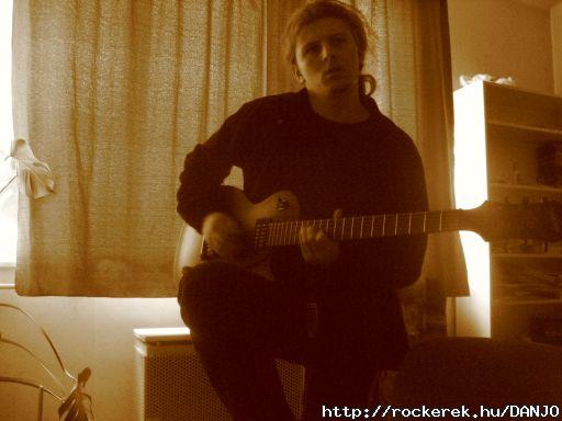"Ha megrint a blues, Mg nem jelenti azt hogy szomor vagy..."