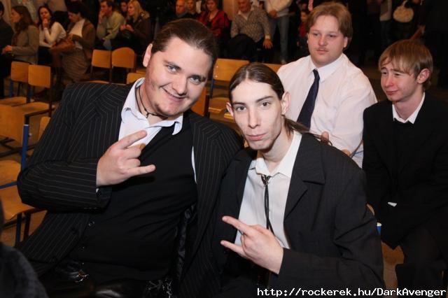 Szalagavat 2010 - Vg s n (httrben Karcsi s Attila)