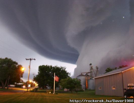 tornado_orchard_080610