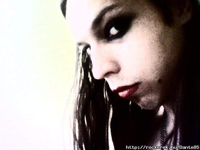 Dante and the red lipstick:-)