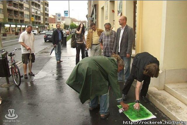 egy szembl:) (illetve majdnem :))
