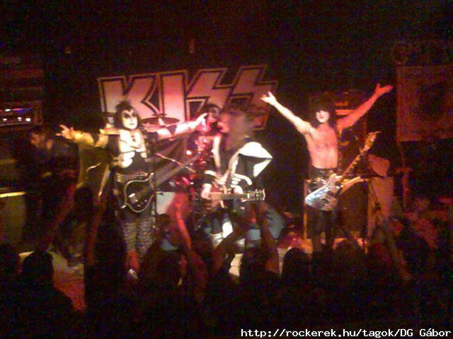 KISS FOREVER BAND 2009. dec. Crazy Mama