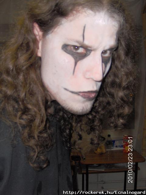 farsang. s mg mieltt 51.szer is megkrdezik, hogy "Joker?" NEM! HOLL! (Ittasan ilyenre sikerlt...)