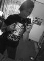 Rocker vagyok,vllalom,jt s rosszat elbrom,a lrmt a fnyt,a zajt s a bajt,azt ami z s fogva tart!! :))