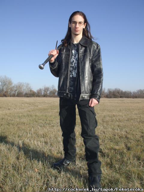 Csak szernyen