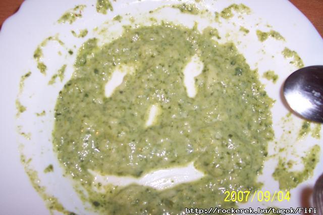 Szala csnya spent smile-ja