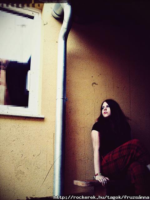 *s ha a vzparton llsz,csak hunyd be kt szemed,engedd hogy a nyri szell jtszon majd neked,s hallgasd az gnek tiszta dallamt ,minden nap s minden jjel gondolnak te rd.*