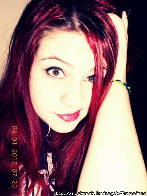 ‎`nincs kit innen,s tudom nem is lesz.. amg ilyen a vilg addig mindennap csak a stressz..`