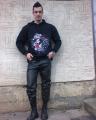 A kp szar,a lnyeg a Guns`n Roses! :)
