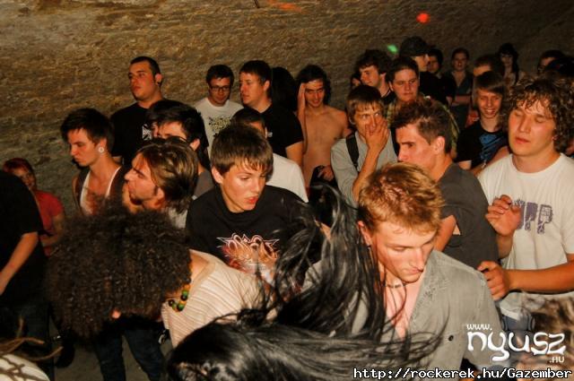 1172-hero-wait-for-a-mistake-koncert-zenor-cafe-2010-06-19-077