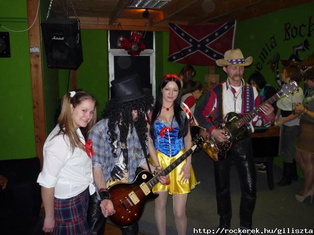 na de ez mr tnyleg, iskols kislny, hfehrke.....s slash :D