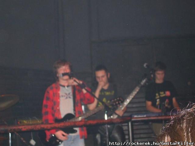 Koncert otthon regi felallasban