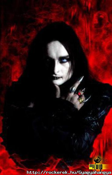 Dani Filth (L)